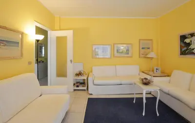 Area soggiorno di Amazing Apartment In Moneglia With Wifi