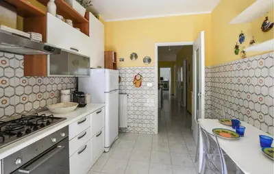 Cucina o angolo cottura di Amazing Apartment In Moneglia With Wifi