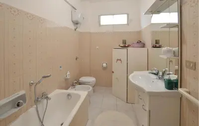 Bagno di Amazing Apartment In Moneglia With Wifi