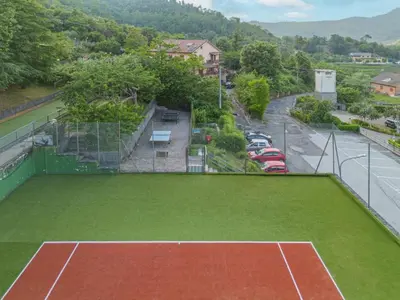 Attività di tennis o squash presso la casa vacanze o nelle vicinanze