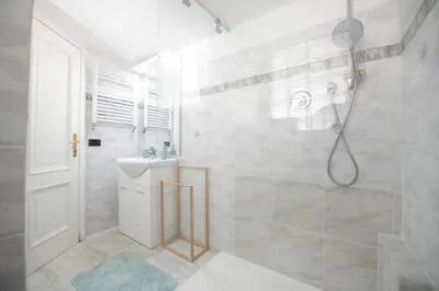 Bagno di Casa Vico ai due Mari, Centro storico a soli 160metri dalla Baia del Silenzio