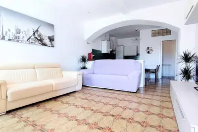 Area soggiorno di Casa Arcobaleno - giardino e parcheggio gratuito