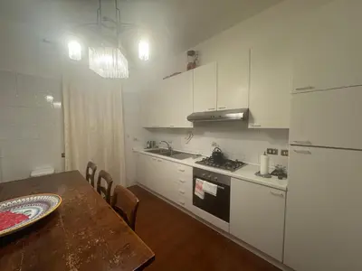 Cucina o angolo cottura di Casa Bianca con giardino a Magreta di Formigine