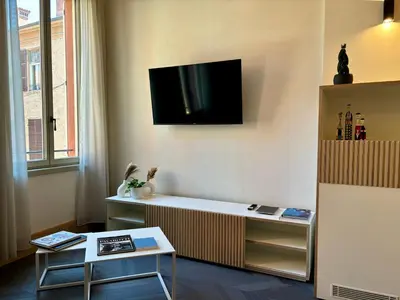 TV o dispositivi per l'intrattenimento presso Canalchiaro 13
