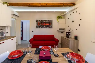 Cucina o angolo cottura di Enzo Ferrari Museum -WiFi, train station and parking