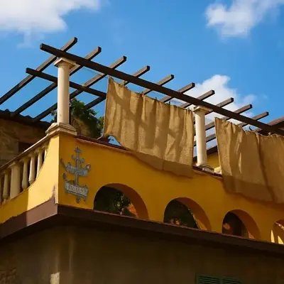 Un piccolo castello medioevale vicino 5 Terre
