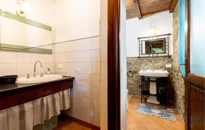 Bagno di Stunning Home In Fraz Cogna, Piazza Al