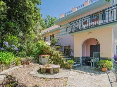 Giardino di Apartment La Ginestra by Interhome