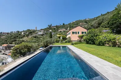 Piscina di VILLA DUFOUR 1 Lusso, Spazio e Vista Mare o nelle vicinanze