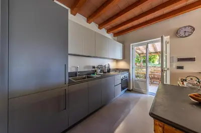 Cucina o angolo cottura di VILLA DUFOUR 1 Lusso, Spazio e Vista Mare