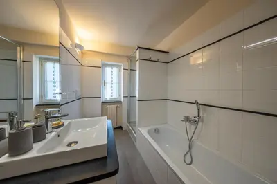 Bagno di VILLA DUFOUR 1 Lusso, Spazio e Vista Mare