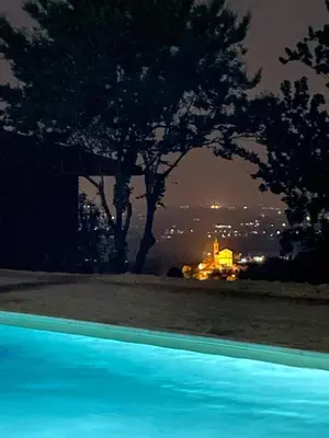 Piscina di Luxe Villa Monte Rosa met zwembad in een wijngebied o nelle vicinanze
