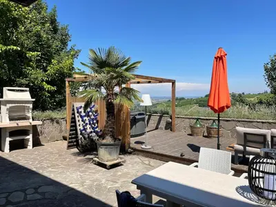 Balcone o terrazza di Luxe Villa Monte Rosa met zwembad in een wijngebied