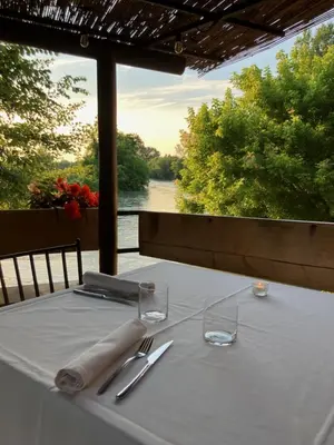 Vista sul fiume nelle vicinanze della locanda