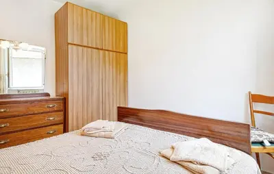 Letto o letti in una camera di 3 Bedroom Pet Friendly Apartment In Ne