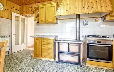 Cucina o angolo cottura di 3 Bedroom Pet Friendly Apartment In Ne