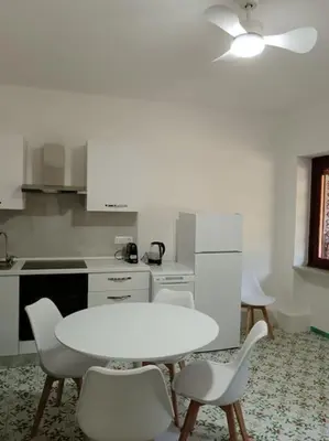Cucina o angolo cottura di Marina di Bardi Silvia's Beach house