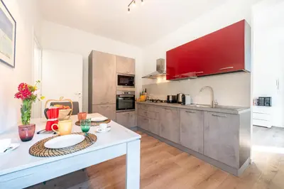 Cucina o angolo cottura di GuestHost - Chic Parma Flat Near City Center