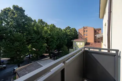 Balcone o terrazza di GuestHost - Chic Parma Flat Near City Center