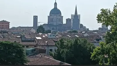 Vista generica su Mantova o vista sulla città dall'interno dell'appartamento