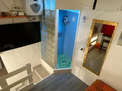 TV o dispositivi per l'intrattenimento presso Mini House centro storico Duomo di Pavia