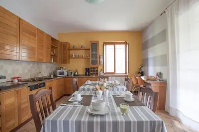 Cucina o angolo cottura di Villa La Quiete Inn -Private Pool - Parking - Wifi