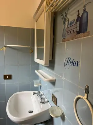 Bagno di La tana moderna