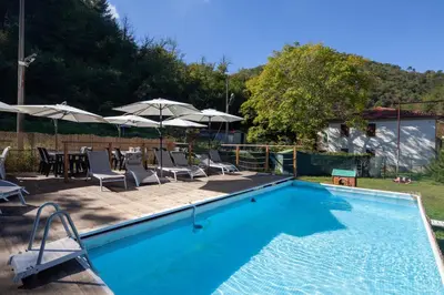 Piscina di Appartamento Perla in front of the Castle- Pool, wellness&Special Dinner o nelle vicinanze