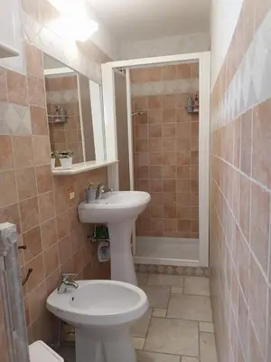 Bagno di Appartamento centro storico davanti al Duomo di Pavia