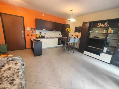 Cucina o angolo cottura di GLAMOUR HOUSE, Comoda a tutti i servizi