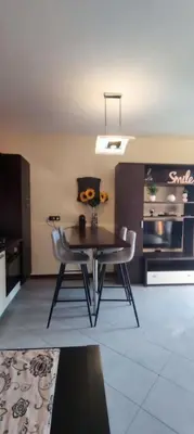 Cucina o angolo cottura di GLAMOUR HOUSE, Comoda a tutti i servizi