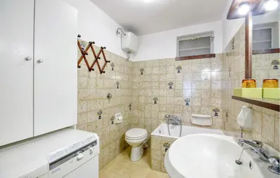 Bagno di 4 Bedroom Stunning Home In Tribogna
