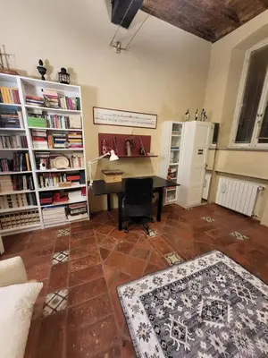 Biblioteca nell'appartamento