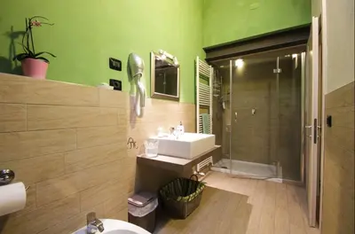 Bagno di L'ULMA e L'OPI RB