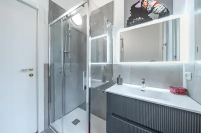 Bagno di Martin's Home - Historic Boutique Apartment with Free Parking, Fast Wi-Fi, AC, Perfect for Couples & Business in Modena Center