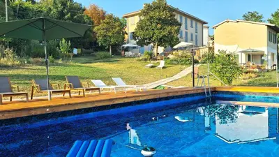 Piscina di Residenza Rosmarino CASA GUARNONE o nelle vicinanze