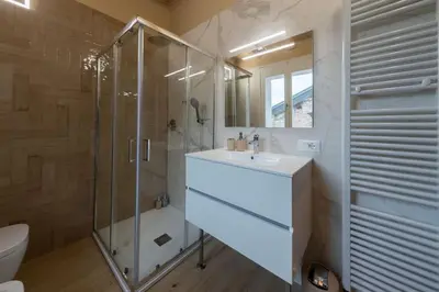 Bagno di Bright Hall apartment Reggio Emilia Centro Storico