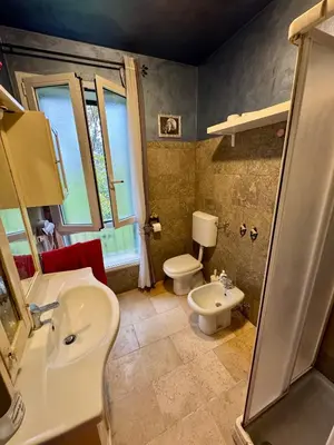 Bagno di Villa San Cataldo primo piano