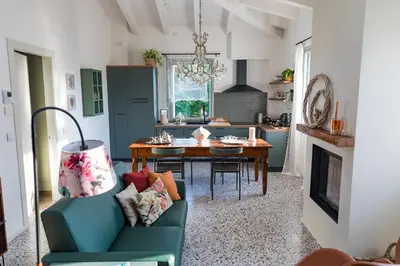 Cucina o angolo cottura di Saranto, Maison du Charme - La Tua Oasi nel Verde dell'Emilia