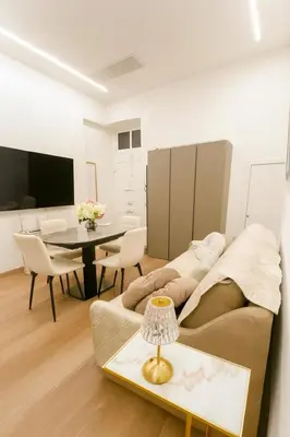 TV o dispositivi per l'intrattenimento presso WELCOME RIVIERA- Mazzini 77 con WIFI, condizionamento in ogni stanza, parcheggio a pagamento 15euro al giorno da prenotare in anticipo
