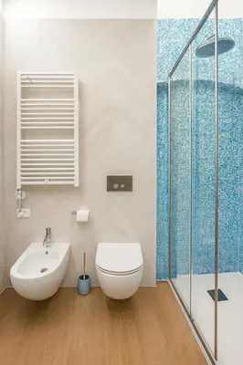 Bagno di WELCOME RIVIERA- Mazzini 77 con WIFI, condizionamento in ogni stanza, parcheggio a pagamento 15euro al giorno da prenotare in anticipo