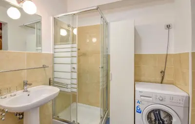 Bagno di 2 Bedroom Lovely Apartment In Moneglia
