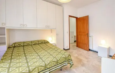 Letto o letti in una camera di 2 Bedroom Lovely Apartment In Moneglia