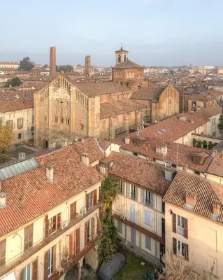 Vista generica su Pavia o vista sulla città dall'interno dell'appartamento