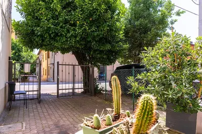 Giardino di RELAX - Casa a 2 Passi dal Centro con Free Parking e WiFi
