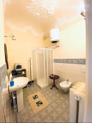 Bagno di La camera di Leo