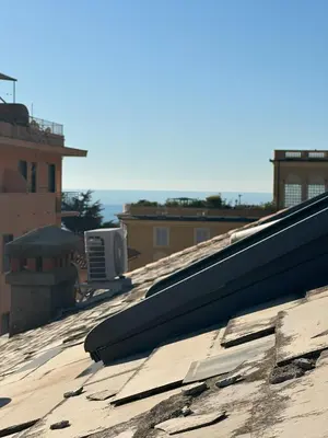 Vista generica sul mare o vista sul mare dall'interno dell'appartamento