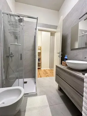 Bagno di Bilocale Savoia parcheggio gratuito