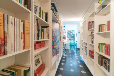 Biblioteca nell'appartamento