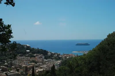 Paesaggio naturale nelle vicinanze della villa